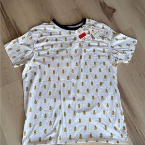 Free planet pineapple shirt NWTO